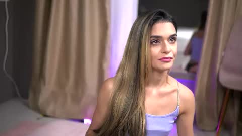 Roberta online show from November 19, 2025, 11:21 am