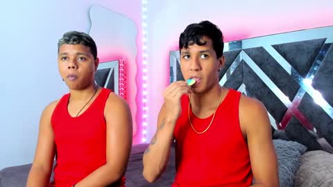 Robert Miller And Mael Thompson  online show from December 8, 2024, 5:22 pm