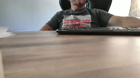 roberto19777 online show from April 26, 2026, 1:53 pm