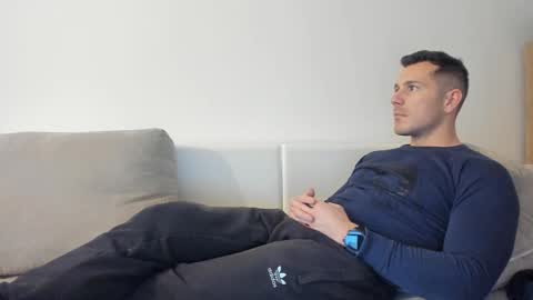 roberto4ever online show from November 30, 2025, 12:09 pm