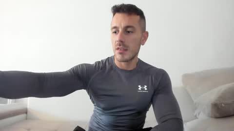 roberto4ever online show from February 19, 2026, 12:34 pm