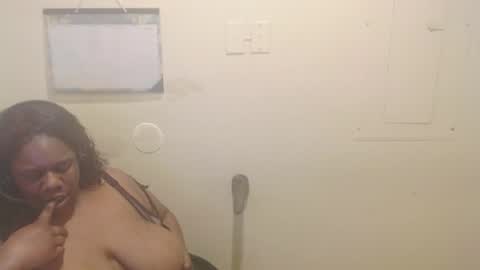 Snapshot of robertswhitney52 chatting on October 3, 2025, 2:14 pm robertswhitney52 online show from October 3, 2025, 2:14 pm