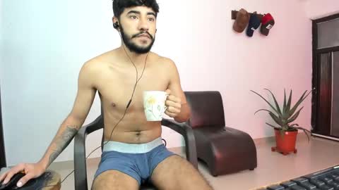 roberx_12 online show from February 17, 2025, 11:02 am