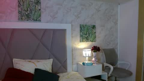 robin D online show from September 23, 2025, 4:59 am