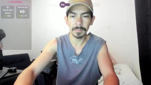 Snapshot of robindominique chatting on May 23, 2026, 1:44 am Robin online show from May 23, 2026, 1:44 am