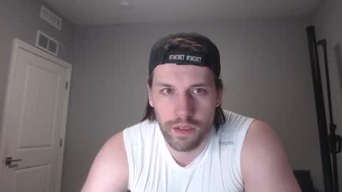 Snapshot of robknocks chatting on December 16, 2025, 1:32 am Rob Knocks online show from December 16, 2025, 1:32 am