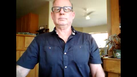 robo0000 online show from September 19, 2025, 8:09 pm