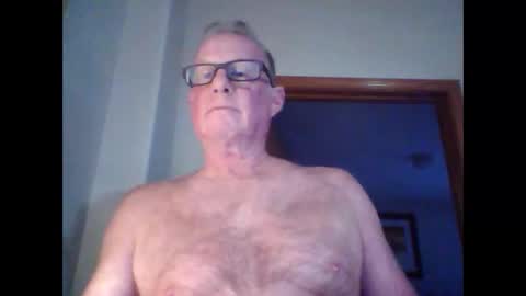 robo0000 online show from May 15, 2026, 11:56 pm
