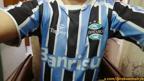 Robson online show from October 10, 2025, 3:33 pm