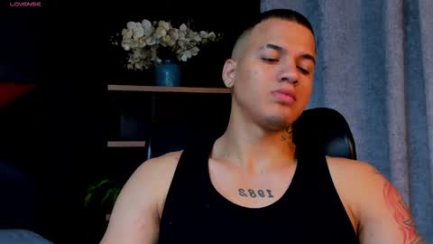 rocco_santos online show from September 20, 2025, 6:03 am