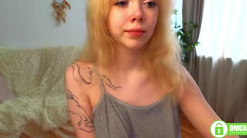 rochelle_dolly online show from May 22, 2026, 4:23 pm