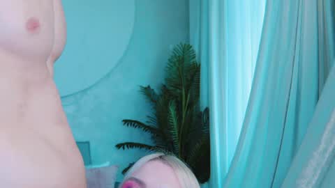 Lina and Den online show from April 15, 2026, 8:21 am