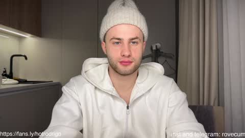 Snapshot of rodrigoveira chatting on December 11, 2024, 6:20 pm Rodrigo online show from December 11, 2024, 6:20 pm