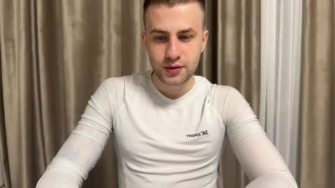 Snapshot of rodrigoveira chatting on October 2, 2025, 7:54 pm Rodrigo online show from October 2, 2025, 7:54 pm