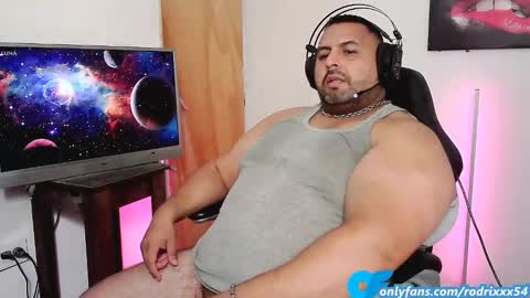 rodrixxx54 online show from February 11, 2025, 11:54 pm