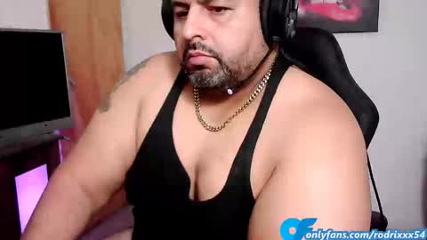 rodrixxx54 online show from February 19, 2025, 8:20 pm