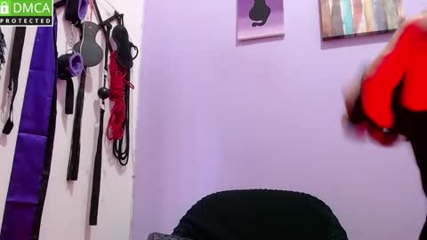 Thiago independent model online show from February 18, 2026, 10:06 pm