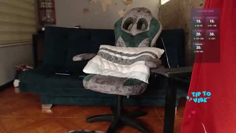 Snapshot of rogert_xx chatting on October 10, 2025, 1:48 am Rogert online show from October 10, 2025, 1:48 am