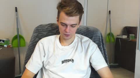 taylor fox online show from December 6, 2024, 1:33 pm