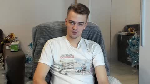 taylor fox online show from December 31, 2024, 7:29 pm