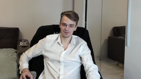 taylor fox online show from February 4, 2025, 6:27 pm