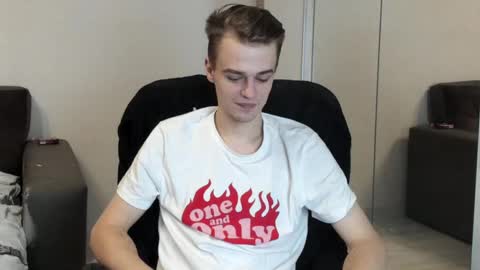 taylor fox online show from February 10, 2025, 7:38 pm