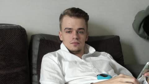 taylor fox online show from March 12, 2025, 11:42 am