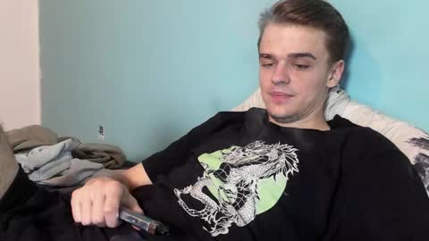 taylor fox online show from September 12, 2025, 7:47 pm