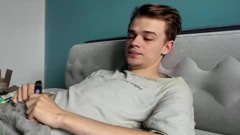 taylor fox online show from September 22, 2025, 11:56 am