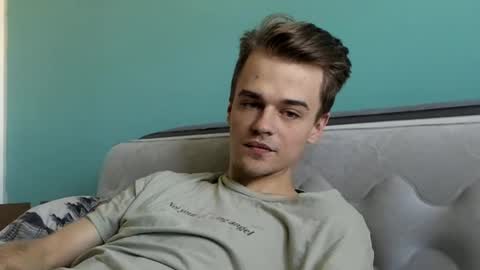 taylor fox online show from September 26, 2025, 8:51 am