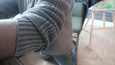 Snapshot of rolandloser1000 chatting on February 13, 2026, 10:44 am rolandloser1000 online show from February 13, 2026, 10:44 am