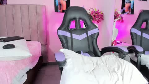 Snapshot of rolyloren chatting on January 17, 2025, 2:29 am Marcela online show from January 17, 2025, 2:29 am