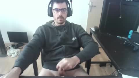 romainb72 online show from December 4, 2024, 9:29 am