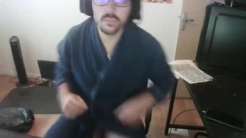 romainb72 online show from December 4, 2025, 8:01 am