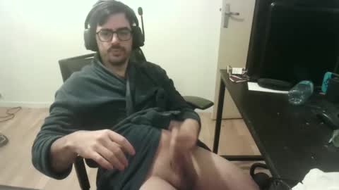 Snapshot of romainb72 chatting on February 5, 2026, 1:21 am romainb72 online show from February 5, 2026, 1:21 am