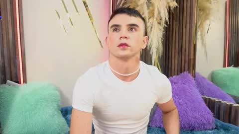   online show from November 27, 2025, 12:07 pm