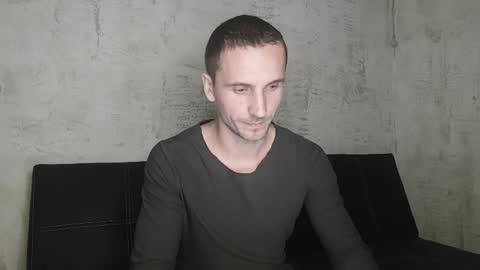 romangold4 online show from April 24, 2026, 5:37 pm