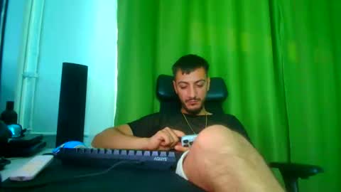 Snapshot of romaniamaster1 chatting on June 5, 2026, 5:25 am romaniamaster1 online show from June 5, 2026, 5:25 am
