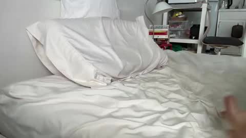 romeodiamond online show from December 18, 2024, 6:14 pm