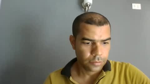 rompeculos121 online show from February 18, 2025, 2:38 pm