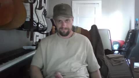 ronniejohnston13 online show from April 17, 2026, 9:40 pm