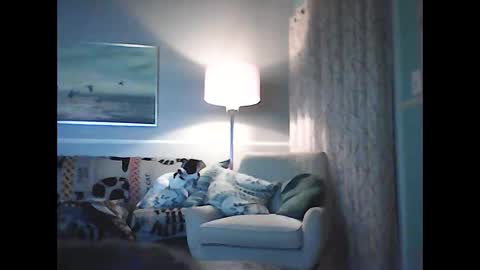 ronvlv online show from October 4, 2025, 3:48 am