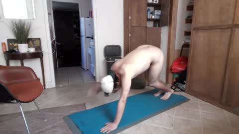 rorenjooo online show from April 18, 2026, 5:06 pm