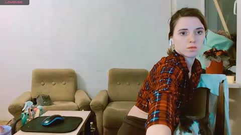 rosa843850 online show from February 19, 2025, 5:06 pm