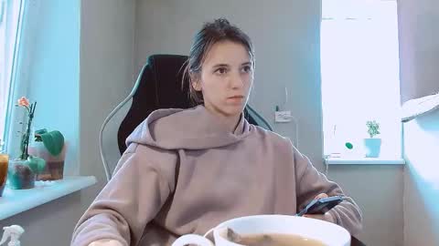 rosa843850 online show from September 12, 2025, 8:47 am