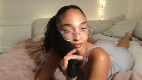 Snapshot of rosalinatoosexy chatting on October 12, 2025, 5:06 am Rosalina online show from October 12, 2025, 5:06 am