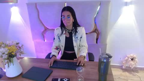 ROSALIN online show from October 30, 2025, 10:49 am