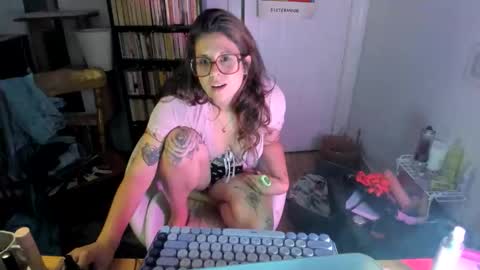 rose257044 online show from September 19, 2025, 9:59 pm