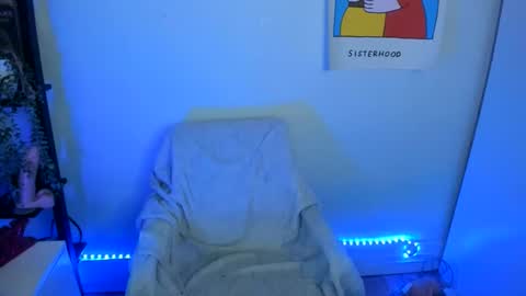 rose257044 online show from April 26, 2026, 1:42 pm