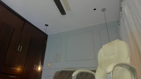 rose__monroe online show from February 25, 2026, 7:56 pm